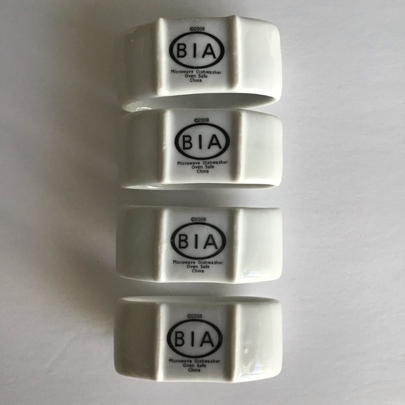 SET OF 4 Porcelain Reindeer Napkin Rings Christmas Holiday Xmas BIA Cordon Bleu - Picture 3 of 13